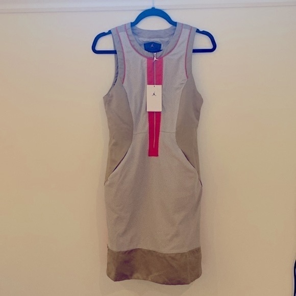 NWT Jordan midi dress zipped front with pockets Size Small - Picture 5 of 16